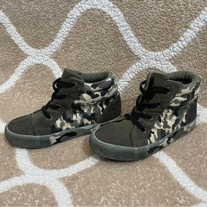 Camouflage Hightop Toddler Sneaks